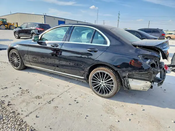 55SWF8DB6KU288810 — 2019 Mercedes-Benz C-Klasse, фото 2 с аукциона Copart, Задняя часть