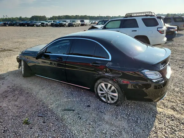 55SWF8DB4KU295190 — 2019 Mercedes-Benz C-Klasse, фото 2 с аукциона Copart, Боковая часть