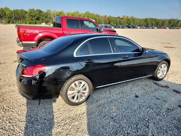 55SWF8DB4KU295190 — 2019 Mercedes-Benz C-Klasse, фото 3 с аукциона Copart, Боковая часть