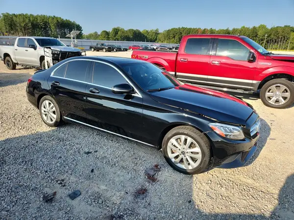 55SWF8DB4KU295190 — 2019 Mercedes-Benz C-Klasse, фото 4 с аукциона Copart, Боковая часть
