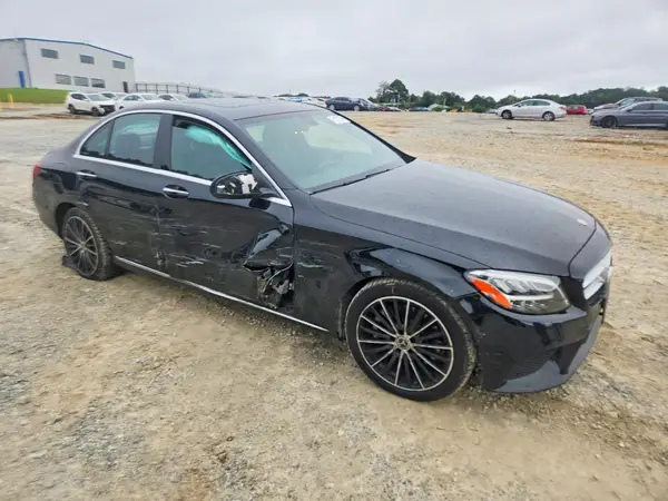 WDDWF8DB1LR542815 — 2020 Mercedes-Benz C-Klasse, фото 4 с аукциона Copart, Боковая часть