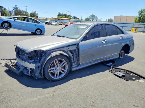 WDDGF4HB8CR233852 — 2012 Mercedes-Benz C, Вандализм (Vandalism), фото до ремонта
