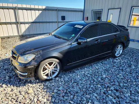 WDDGF8BB1CR209036 — 2012 Mercedes-Benz C, Задняя часть (Rear End), фото до ремонта