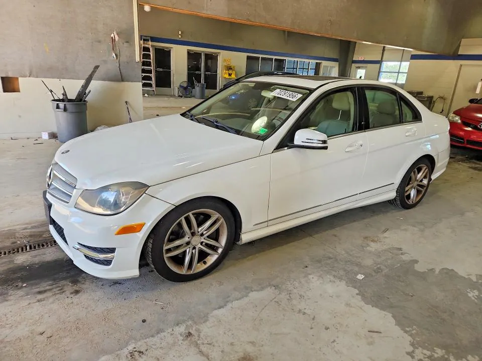 2013 MERCEDES-BENZ C VIN WDDGF8AB8DR247558 фото 1
