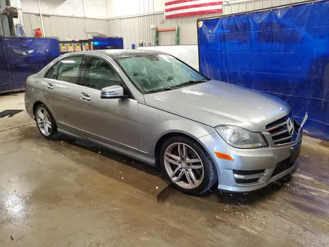 2014 Mercedes-Benz C VIN WDDGF8AB8EA944101 фото 4