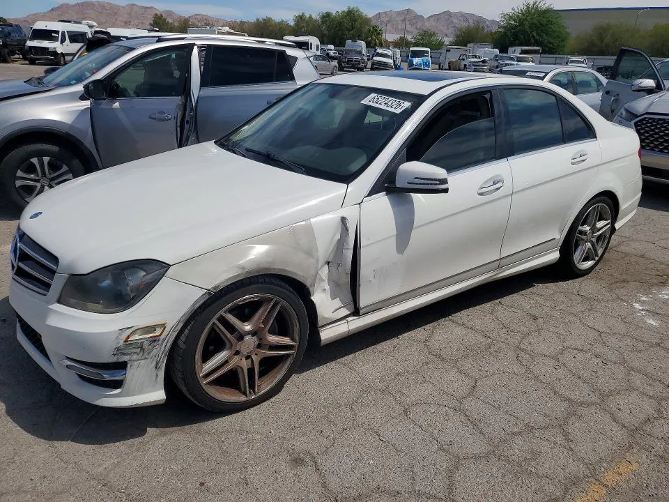 2014 Mercedes-Benz C VIN WDDGF4HB6EA960358 фото 1