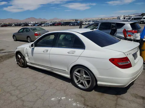 2014 Mercedes-Benz C VIN WDDGF4HB6EA960358 фото 2