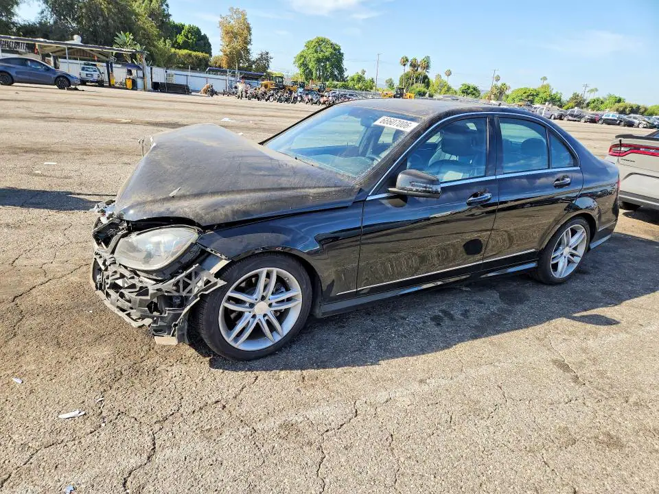 WDDGF4HB1ER311133 Mercedes-Benz C 2014 — повреждение Передняя часть, фото до ремонта