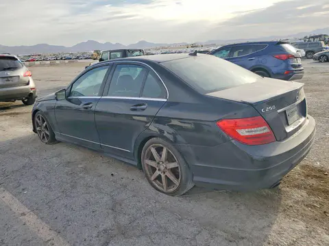 2014 Mercedes-Benz C VIN WDDGF4HB9EG251713 фото 2