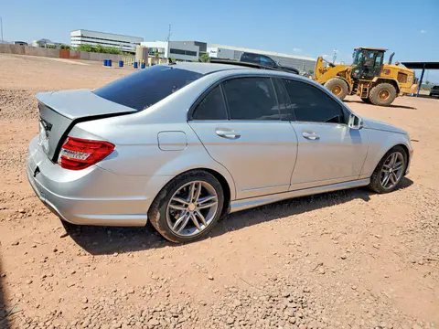2014 Mercedes-Benz C VIN WDDGF4HB1EG159382 фото 3