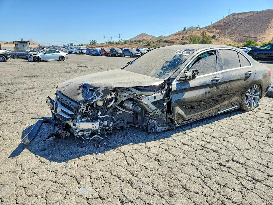 2018 Mercedes-Benz C VIN 55SWF4HB6JU262421 фото 1