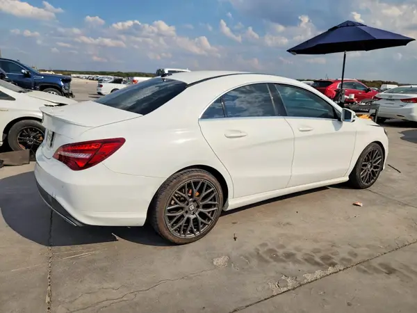 WDDSJ4EB1JN637772 — 2018 Mercedes-Benz CLA-Klasse, фото 3 с аукциона Copart 28.09.2026, Передняя часть