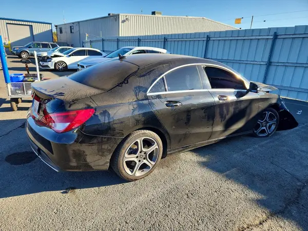 WDDSJ4EB2KN755539 — 2019 Mercedes-Benz CLA-Klasse, фото 3 с аукциона Copart, Передняя часть