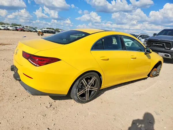 W1K5J4GB3MN238229 — 2021 Mercedes-Benz CLA-Klasse, фото 3 с аукциона Copart, Передняя часть