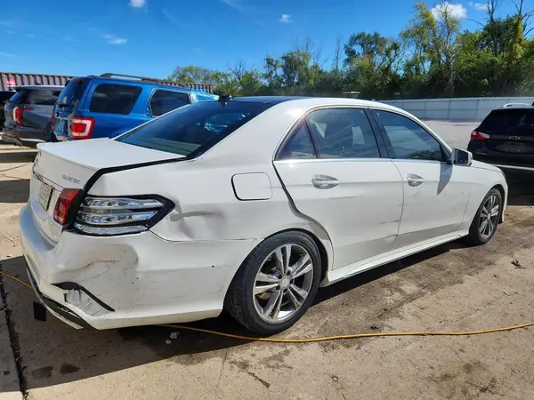WDDHF9HB0GB175932 — 2016 Mercedes-Benz E-Klasse, фото 3 с аукциона Copart 05.10.2026, Задняя часть