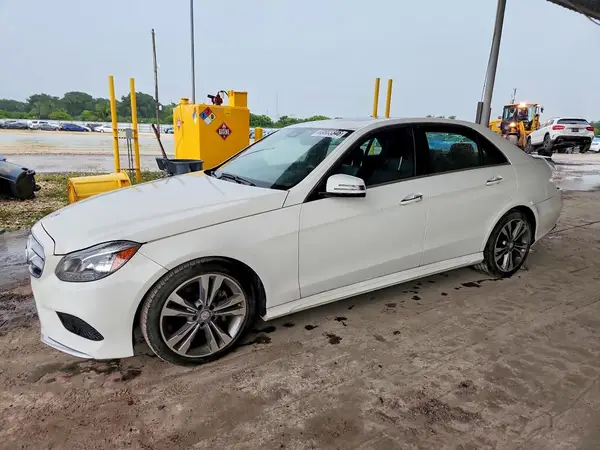 WDDHF5KB9GB258308 — 2016 Mercedes-Benz E-Klasse, Задняя часть (Rear End), фото до ремонта