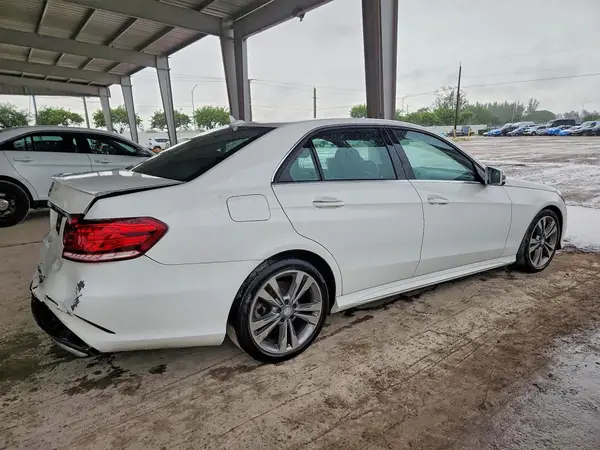 WDDHF5KB9GB258308 — 2016 Mercedes-Benz E-Klasse, фото 3 с аукциона Copart, Задняя часть