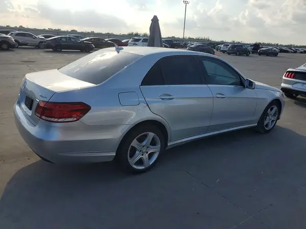 WDDHF8JB6GB221459 — 2016 Mercedes-Benz E-Klasse, фото 3 с аукциона Copart 13.10.2026, Мелкие вмятины и царапины