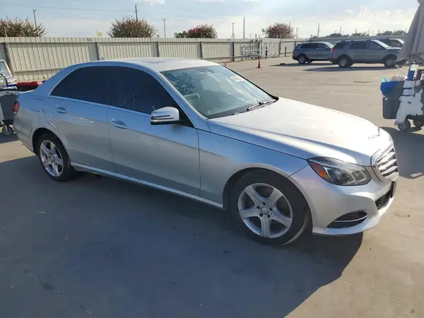 WDDHF8JB6GB221459 — 2016 Mercedes-Benz E-Klasse, фото 4 с аукциона Copart 13.10.2026, Мелкие вмятины и царапины