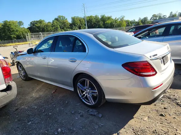 WDDZF4KB5HA188022 — 2017 Mercedes-Benz E-Klasse, фото 2 с аукциона Copart, Передняя часть