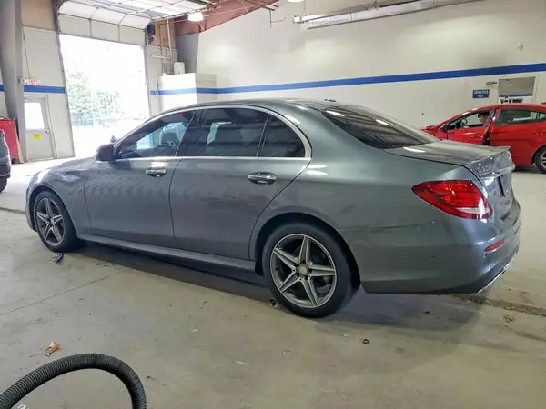 WDDZF4KB3HA058725 — 2017 Mercedes-Benz E-Klasse, фото 2 с аукциона Copart, Боковая часть