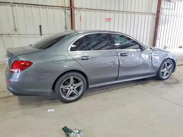 WDDZF4KB3HA058725 — 2017 Mercedes-Benz E-Klasse, фото 3 с аукциона Copart, Боковая часть