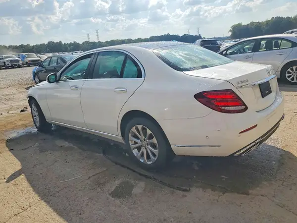 WDDZF4KB3HA071894 — 2017 Mercedes-Benz E-Klasse, фото 2 с аукциона Copart, Передняя часть