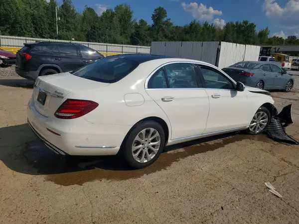 WDDZF4KB3HA071894 — 2017 Mercedes-Benz E-Klasse, фото 3 с аукциона Copart, Передняя часть