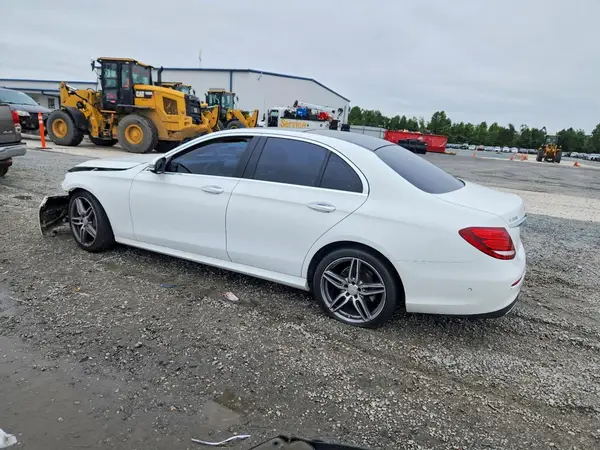 WDDZF4JB4HA040252 — 2017 Mercedes-Benz E-Klasse, фото 2 с аукциона Copart, Передняя часть