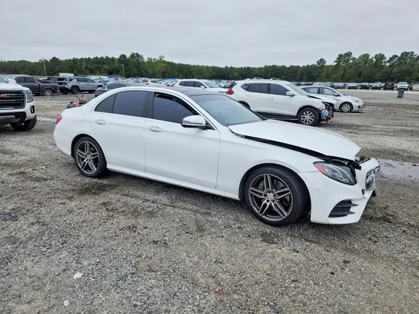WDDZF4JB4HA040252 — 2017 Mercedes-Benz E-Klasse, фото 4 с аукциона Copart, Передняя часть