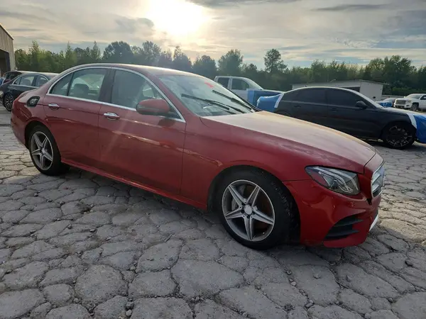 WDDZF4JB8HA062271 — 2017 Mercedes-Benz E-Klasse, фото 4 с аукциона Copart 13.10.2026, Мелкие вмятины и царапины