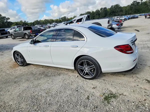 WDDZF4JB3HA110923 — 2017 Mercedes-Benz E-Klasse, фото 2 с аукциона Copart, Град