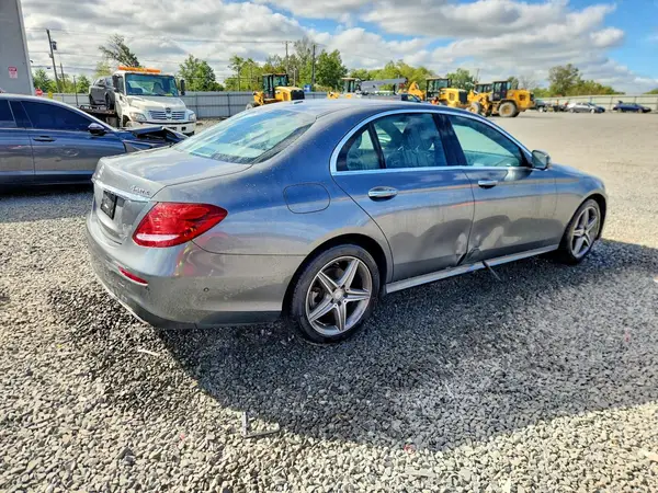 WDDZF4KB4HA024311 — 2017 Mercedes-Benz E-Klasse, фото 3 с аукциона Copart, Подтопление