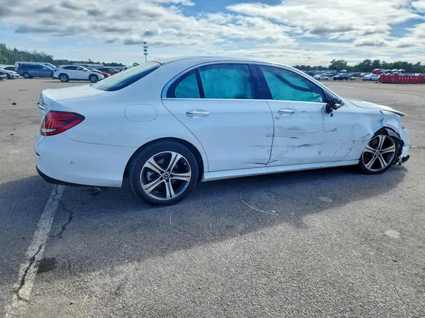 WDDZF4KB3JA378875 — 2018 Mercedes-Benz E-Klasse, фото 3 с аукциона Copart 25.09.2026, Передняя часть