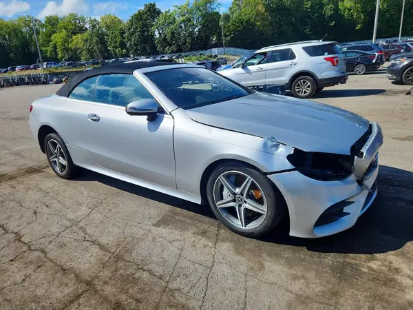 WDD1K6GB2JF065770 — 2018 Mercedes-Benz E-Klasse, фото 4 с аукциона Copart, Вандализм