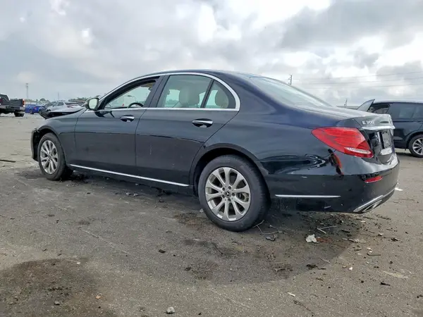WDDZF4KB5JA346977 — 2018 Mercedes-Benz E-Klasse, фото 2 с аукциона Copart, Передняя часть