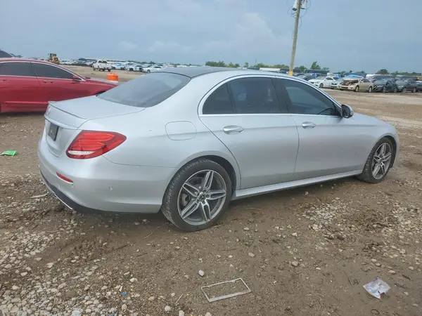 WDDZF4JB2JA480007 — 2018 Mercedes-Benz E-Klasse, фото 3 с аукциона Copart, Передняя часть