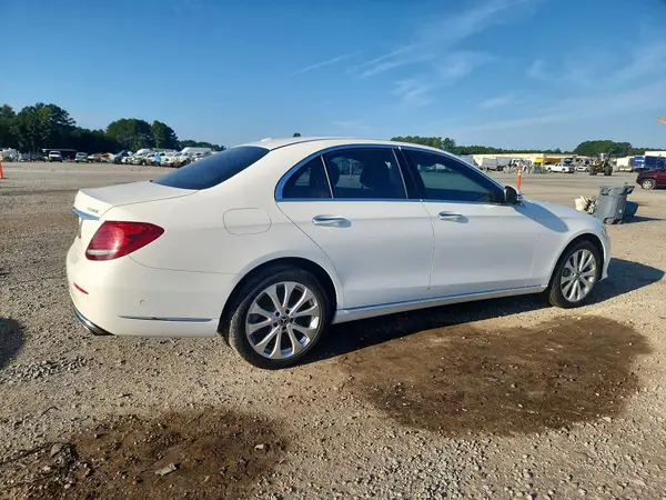 WDDZF6GB5JA385900 — 2018 Mercedes-Benz E-Klasse, фото 3 с аукциона Copart, Подтопление