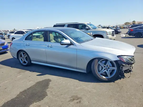 WDDZF4JB2JA469010 — 2018 Mercedes-Benz E-Klasse, фото 4 с аукциона Copart 30.09.2026, Передняя часть