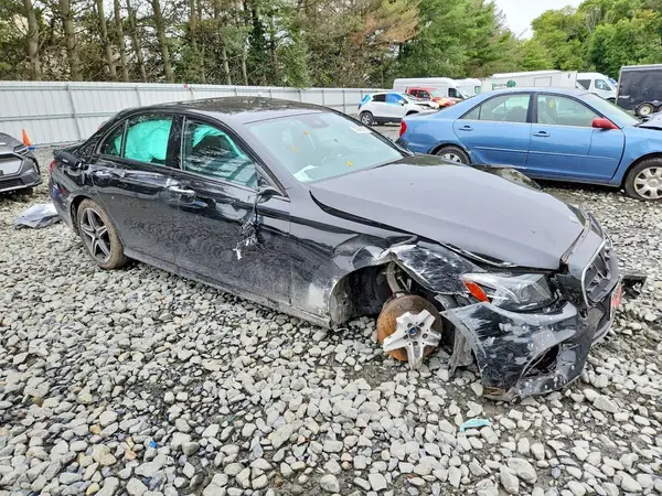 WDDZF4KB5JA399548 — 2018 Mercedes-Benz E-Klasse, фото 4 с аукциона Copart 14.10.2026, Передняя часть