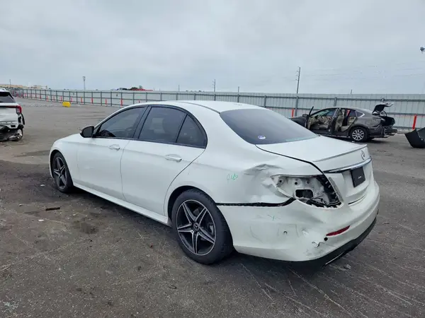 WDDZF4JB7JA321645 — 2018 Mercedes-Benz E-Klasse, фото 2 с аукциона Copart, Задняя часть