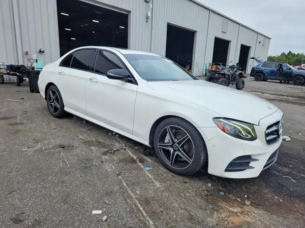 WDDZF4JB7JA321645 — 2018 Mercedes-Benz E-Klasse, фото 4 с аукциона Copart, Задняя часть