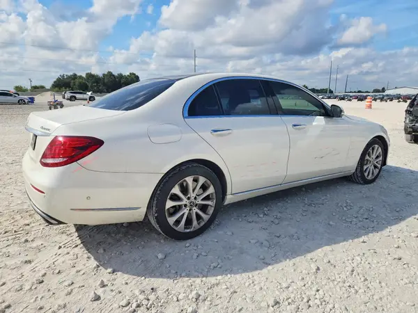 WDDZF6JB0KA565537 — 2019 Mercedes-Benz E-Klasse, фото 3 с аукциона Copart 01.10.2026, Передняя часть
