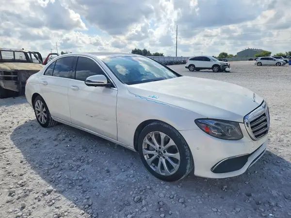WDDZF6JB0KA565537 — 2019 Mercedes-Benz E-Klasse, фото 4 с аукциона Copart 01.10.2026, Передняя часть