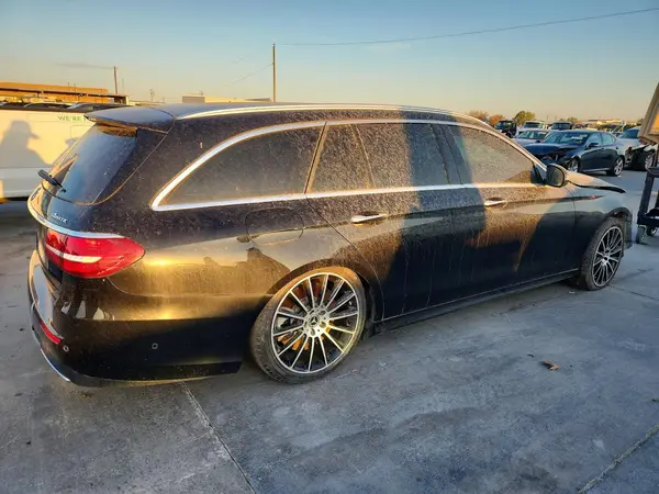 WDDZH6JB6KA691086 — 2019 Mercedes-Benz E-Klasse, фото 3 с аукциона Copart, Передняя часть