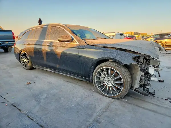 WDDZH6JB6KA691086 — 2019 Mercedes-Benz E-Klasse, фото 4 с аукциона Copart, Передняя часть