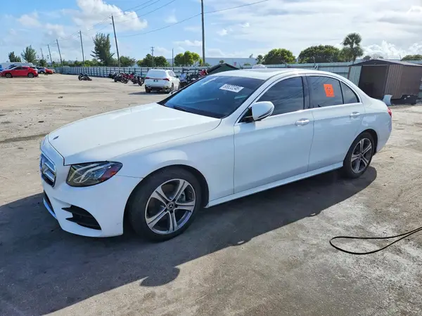 WDDZF4JBXKA683793 — 2019 Mercedes-Benz E-Klasse, Подтопление (Water/Flood), фото до ремонта