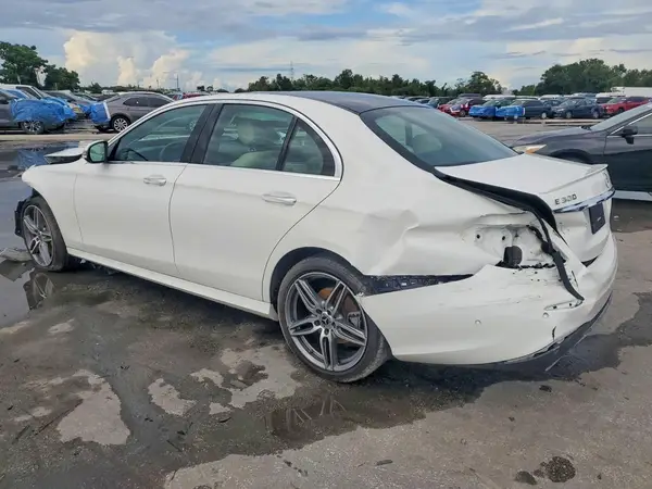 WDDZF4JBXKA676200 — 2019 Mercedes-Benz E-Klasse, фото 2 с аукциона Copart, Передняя часть