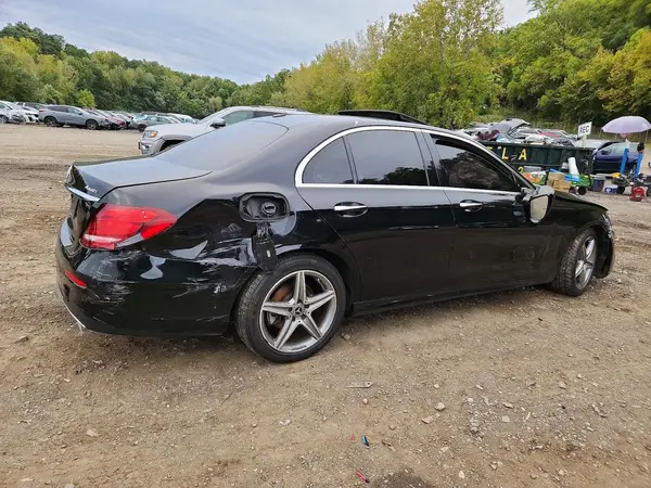 WDDZF4KB5KA554889 — 2019 Mercedes-Benz E-Klasse, фото 3 с аукциона Copart, Передняя часть
