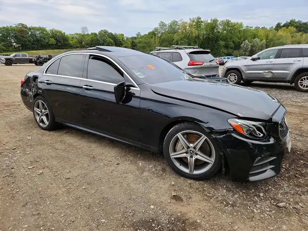 WDDZF4KB5KA554889 — 2019 Mercedes-Benz E-Klasse, фото 4 с аукциона Copart, Передняя часть
